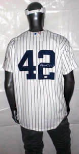 MAGLIA MARIANO RIVERA FIRMATA 2009 NEW YORK YANKEES WORLD SERIES - J.S.A. Lettera - Foto 1 di 10