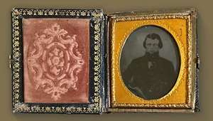 Antique Full Leather Cased Daguerreotype Handsome Bearded Young Man in Suit - Picture 1 of 8