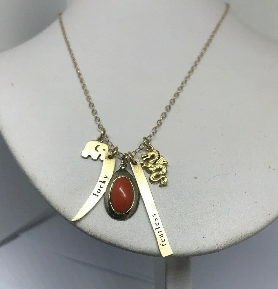 CATENINA CON  5 CHARMS PORTAFORTUNA IN ARGENTO 925 PLACCATO ORO E CORALLO - Immagine 1 di 4