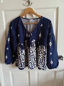 Next blue & white patterned long sleeve V neck cotton blouse top size 8 (E) - Picture 1 of 7