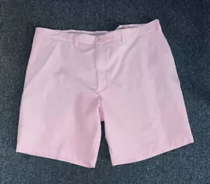 Pantaloncini corti uomo Vineyard Vines 44B rosa in movimento - Foto 1 di 3