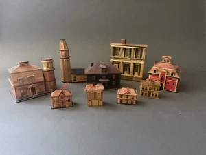 Vintage Menge 9 Miau Reo Weizenstroh Schmuckschatulle Häuser - Ornamente Herrenhaus viktorianisch - Bild 1 von 1