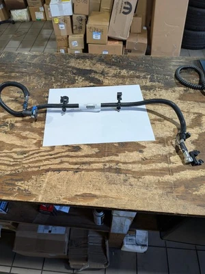 Tubo de fornecimento de combustível Mopar 68141849AD Jeep Wrangler 2012-2018 do pacote ao trilho. - Imagem 1 de 4