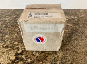 Victory Motorcycle Polaris TURNSIGNAL Front Left 2410262 - Bild 1 von 5