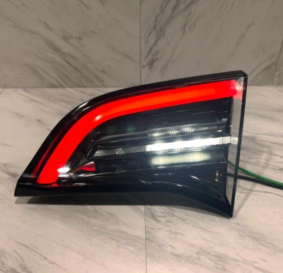 2017-2023 TESLA MODEL 3 Y TAILLIGHT OEM RIGHT PASSENGER INNER TAIL LAMP LED 4PIN - Image 1 of 4