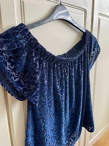 Hollister Velvet Brocade Women's Top Off-shoulder Navy Size 8-10 - Picture 1 of 4