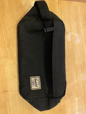 Kit de viagem pequeno Herschel Chapter bolsa de lavagem preta bolsa cosmética - Imagem 1 de 4