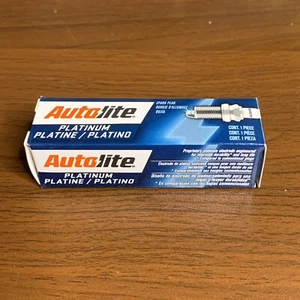 AUTOLITE PLATINUM SPARK PLUGS -AP103 Brand New - Picture 1 of 7