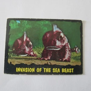 1964 Topps Bubbles Outer Limits Printed in Canada #18 Invasion Of The Sea Beast - Picture 1 of 2