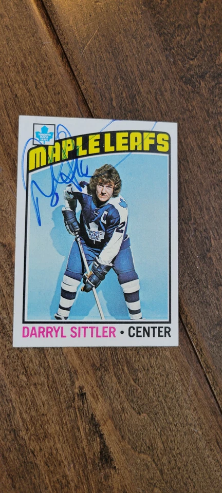 1976-77 TOPPS SIGNED CARD DARRYL SITTLER MAPLE LEAFS FLYERS RED WINGS HOF # 207 - Image 1 of 1