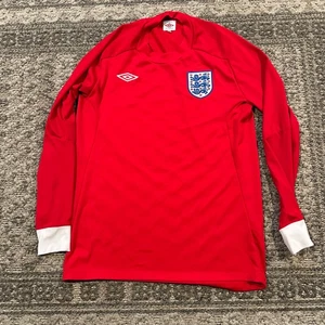 Maglia Calcio Inghilterra Uomo L (42) Rossa Manica Lunga Calcio Retro Sartoriale Umbro - Foto 1 di 6