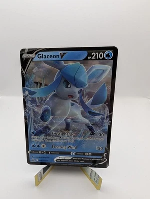 Glaceon V SWSH196 SWSH: Sword & Shield Promo Cards Holo - Image 1 of 4