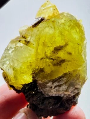 Titanite/Sphene large size Crystal combine with epidote having nice color-Kpk pk - Image 1 of 4