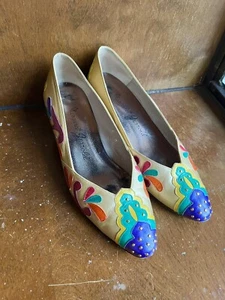 Vintage Margaret Jerrold Shoes Medium Heel Gold Multi Color Appliqué Studded 6M - Picture 1 of 8