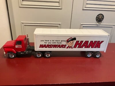 Remolque tractor Ertl International Hardware Hank semi 19” de largo. 1/25 excelente estado. Foto 1 de 4