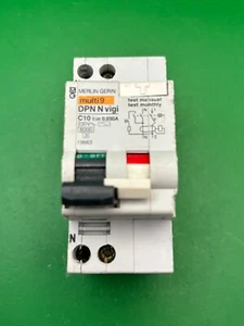 Merlin Gerin 19663 DPN N vigi C10 10A 30mA RCBO - Foto 1 di 4
