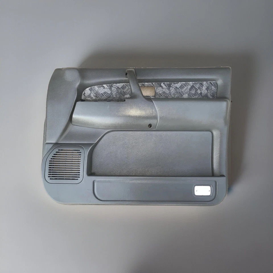 Tarjeta panel puerta 1998-2002 Isuzu Trooper pasajero derecho carbón delantero 98-02 Foto 1 de 4