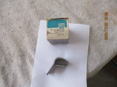 НОВЫЙ ИЗ СТАРЫХ ЗАПАСОВ 1966-1972 CHEVROLET, GMC ГРУЗОВИКИ АВАРИЙНЫЙ ТОРМОЗ КАБЕЛЬ РУКОВОДСТВО-PT 3894297 - Изображение 1 из 4