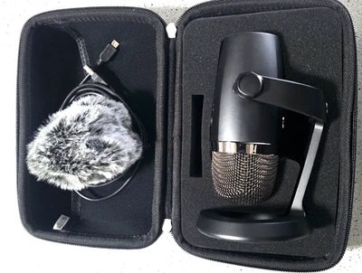 Micrófono Logitech Blue Yeti Nano con gato muerto y estuche de transporte Foto 1 de 4