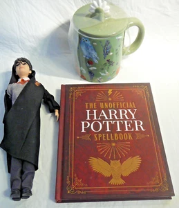 Harry Potter Lote Muñeca Libro de Hechizos Taza De Colección Hedwig Birds Mattel Mundo Mágico 10" - Imagen 1 de 8