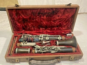 Vtg Carl Fischer Inc Clarinet w Original Case Mouthpieces Cork Grease Brush - Picture 1 of 11