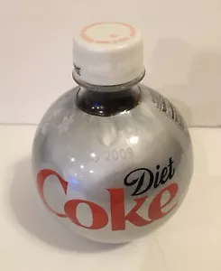 Nuevo 2009 Coca Cola Holiday Botella Plástica Redonda Adorno Forma Edición Limitada - Imagen 1 de 3