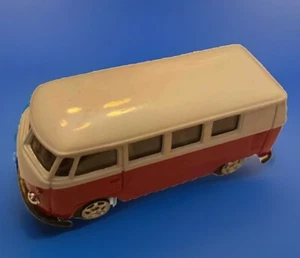 Welly 1962 VOLKSWAGEN CLASSICAL BUS RED/WHITE 1/24 Diecast - Picture 1 of 4
