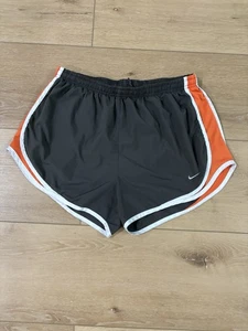 Pantalones cortos de running para mujer Nike gris y naranja grandes - Imagen 1 de 6