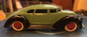 Manoil #701 Futuristische Limousine - grün/schwarz - tolle Form 1935 - Bild 1 von 6