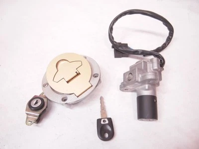 Juego de llaves originales Ducati Monster 900 sin grietas tapa depósito combustible repuesto M1000 S4 Foto 1 de 4