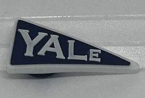 Dije de zapatos para la Universidad de Yale - Imagen 1 de 3