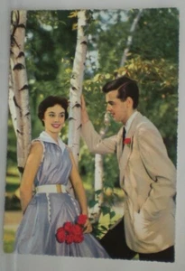 Vintage Couple In Love POSTCARD - Picture 1 of 2