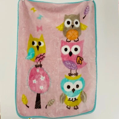 Manta para bebé Bananafish rosa búhos hojas de árbol verde azulado borde de lujo tiro polar Foto 1 de 4