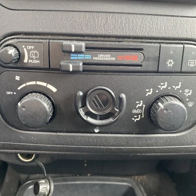 Climatizador calefacción aire acondicionado 55056250 DASH 2001-2003 Dodge Durango manual delantero Foto 1 de 4