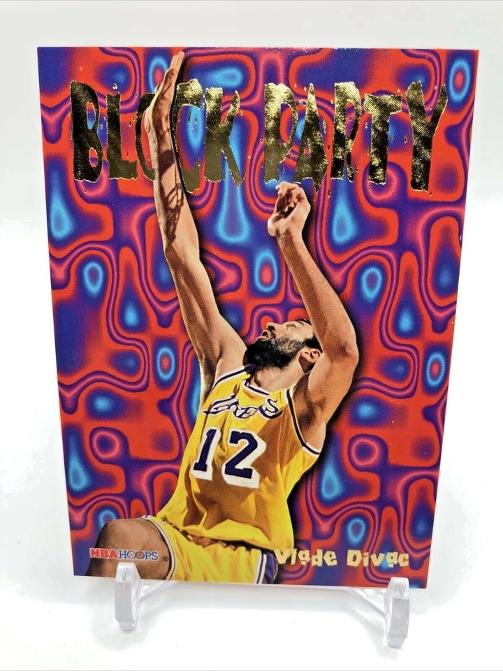 1995 SKYBOX NBA HOOPS BLOCK PARTY VLADE DIVOC LAKERS BASKETBALL CARD #5 OF 25 - Image 1 of 2