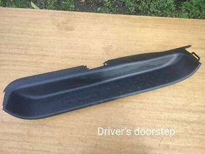 Nissan Serena C25 Fahrertür Trittstufe/Fußblech - Bild 1 von 1