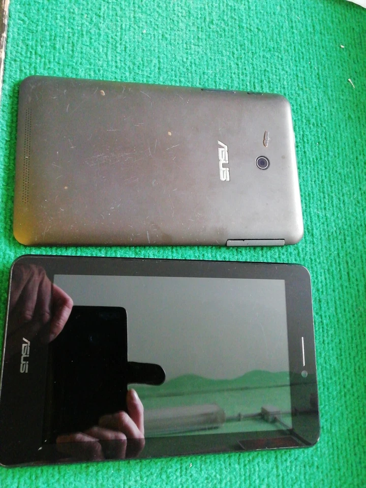 Tablet ASUS non Si Accende Da Riparare Schermo in buone Condizioni  - Immagine 1 di 4