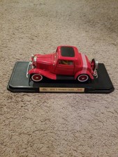 Road Signature 1:18 1932 Ford 3-Window Coupe Die-cast 