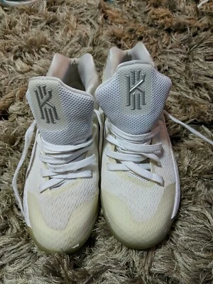 КРОССОВКИ Nike Kyrie Azurie Elizabeth белые хромированные размер 5Y - Изображение 1 из 4