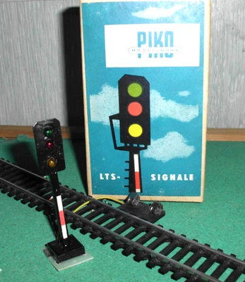 PIKO  HO  MODELL  --    2  Stück  Tageslichtsignal   ( in OVP ) - Bild 1 von 3