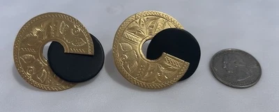 Pendientes de clip John Michael Richardson de latón negro Tailandia Foto 1 de 3