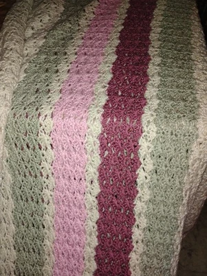 Cobertor afegão arco-íris de crochê feito à mão 70" x 45" multicolorido vovó - Imagem 1 de 4