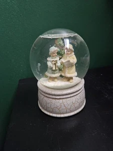 Mappamondo di neve vintage LL BEAN cantanti natalizi con albero e neve - Foto 1 di 3
