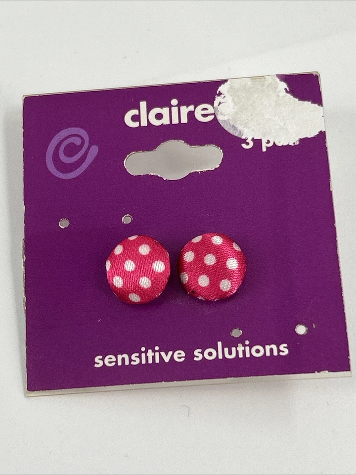 Aretes perforados a lunares rosa y blanco Claires para mujer Sensitive Solutions Foto 1 de 3