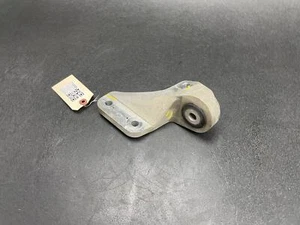 Transmission Mount Bracket 2019 Chevrolet Equinox 84338109 2018 2020 2021 - 2023 - Picture 1 of 8