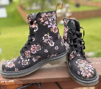 Botas de combate Dr. Martens negras y rosas de lona floral para mujer talla 8 Foto 1 de 4