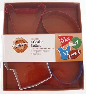 JUEGO DE 4 CORTADORES DE GALLETAS DE METAL JERSEY CASCO BANDERA NUEVA EN PAQUETE 2308-1263 - Imagen 1 de 1