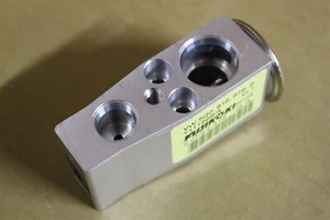 VW Audi Golf Mk7 A3 Air Con Expansion Valve 5Q0816679B New Genuine VW part - Picture 1 of 2
