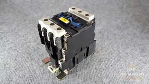 TELEMECANIQUE LC1 D40 11 I CONTACTOR PROTECTOR DE POTENCIA I PIEZA DE PLÁSTICO DAÑADA - Imagen 1 de 8