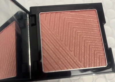 MARK BY AVON CHEEK MAGNET HOOK UP BLUSH SALMON IT UP  WITH MIRROR NIB - Image 1 of 2